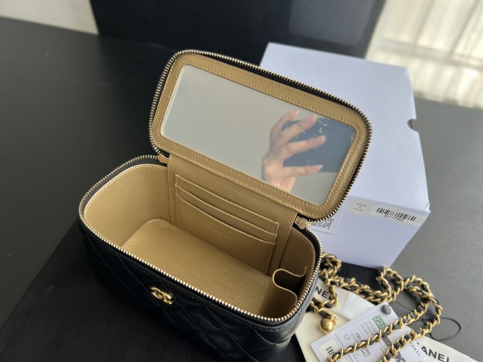 CHANEL Sheepskin Crossbody Bags Women's Black AP2303-B08034-94305 17*8*9.5 cm