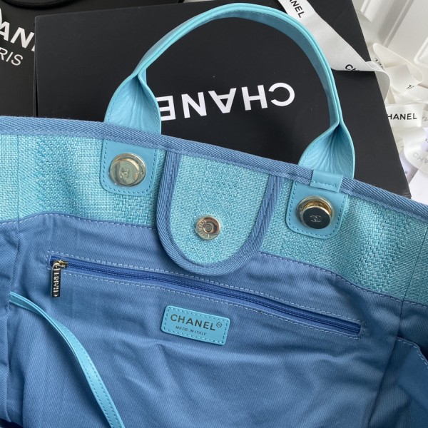  Handbag  Chanel  size  38*30*21 cm