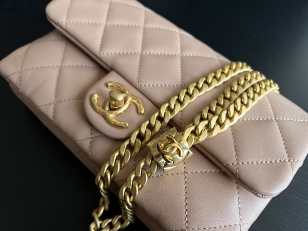 Handbag   Chanel 3393  size 16cmx25cm10 cm