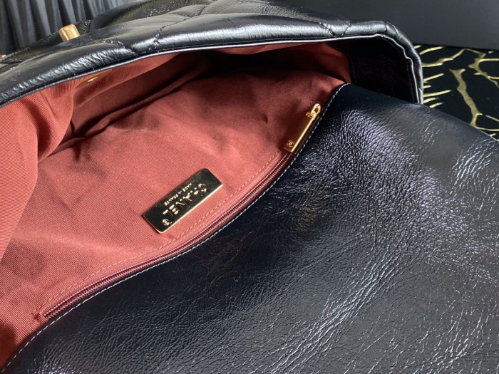 Handbag   Chanel  size 30 cm