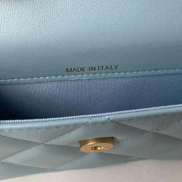  Handbag  Chanel    AP2638  size 12.5 cm