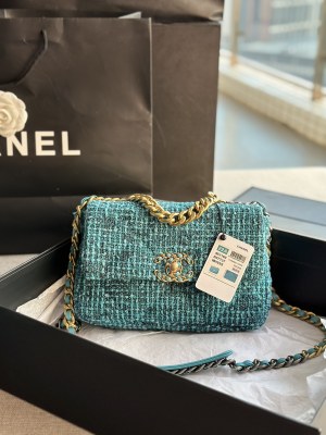  Handbag   Chanel  AS1161  size  30 CM