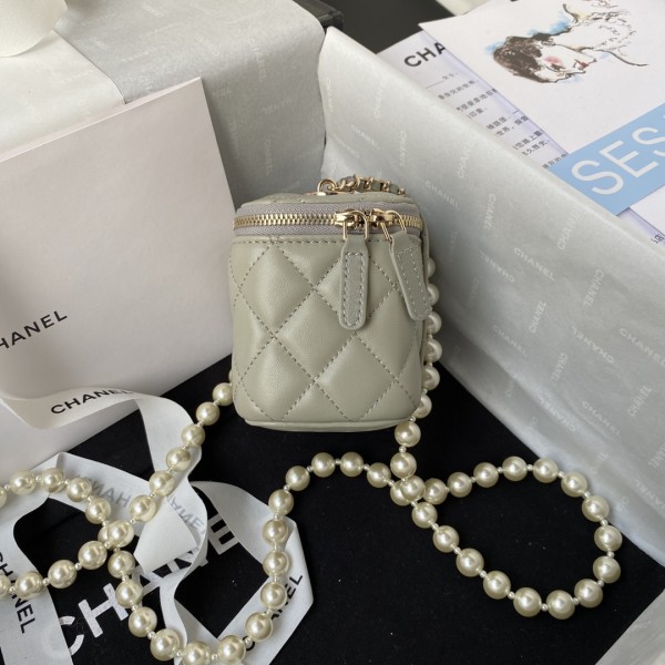 Handbag   Chanel  AP2581  size 8.5*11*7 cm