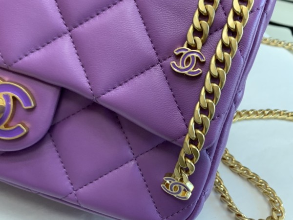 Handbag   Chanel  size  21 cm