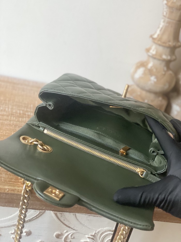 Handbag   Chanel  AS3393  size  14x22x8 cm