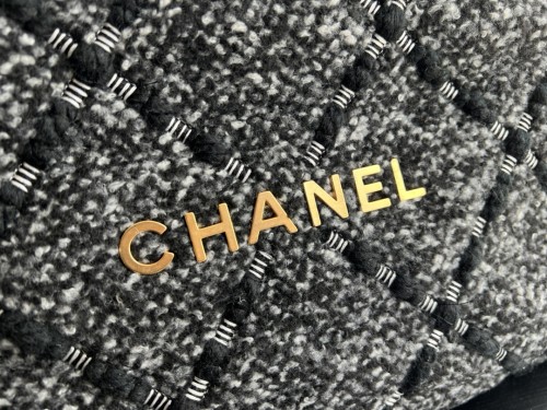 Handbag   Chanel  3261  size  39cmx42cmx8 cm