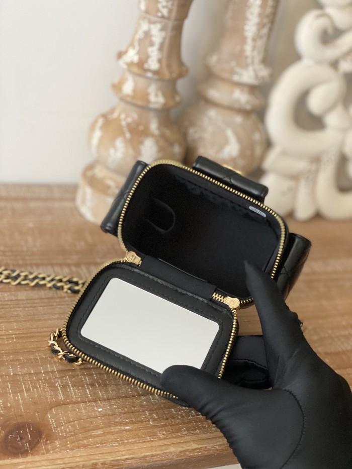  Handbag   Chanel  AP81232  size 10.5*7*8.5 cm