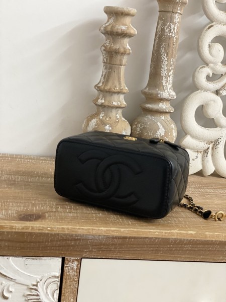 Handbag   Chanel  81226  size  16.5 cm