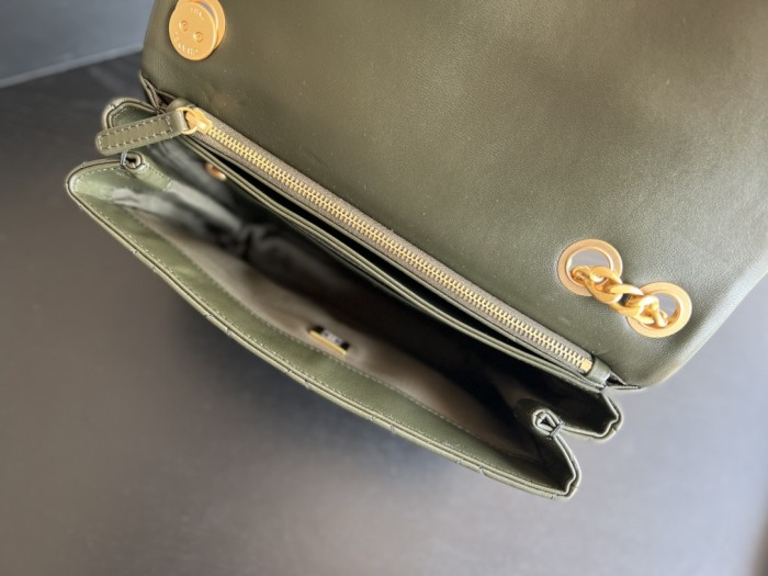 Handbag   Chanel  3393  size 16cmx25cm10 cm