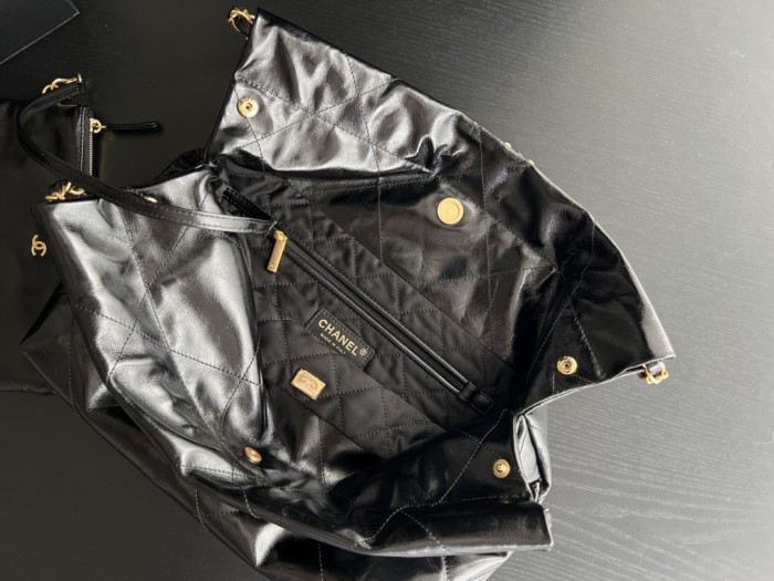 Handbag   Chanel  size 35cmx37cmx7 cm