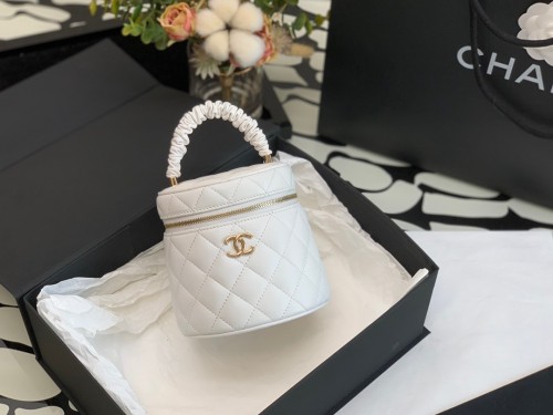 Handbag   Chanel  2730  size 13×13×11 cm