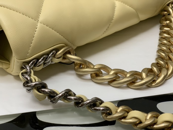 Handbag   Chanel  size 30  cm