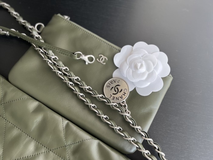 Handbag   Chanel  size  35cmx37cmx7 cm