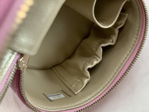 Handbag   Chanel  2729  size  11*11.5*9.5* cm
