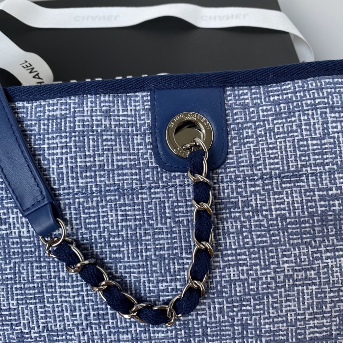  Handbag  Chanel  size  38*30*21 cm