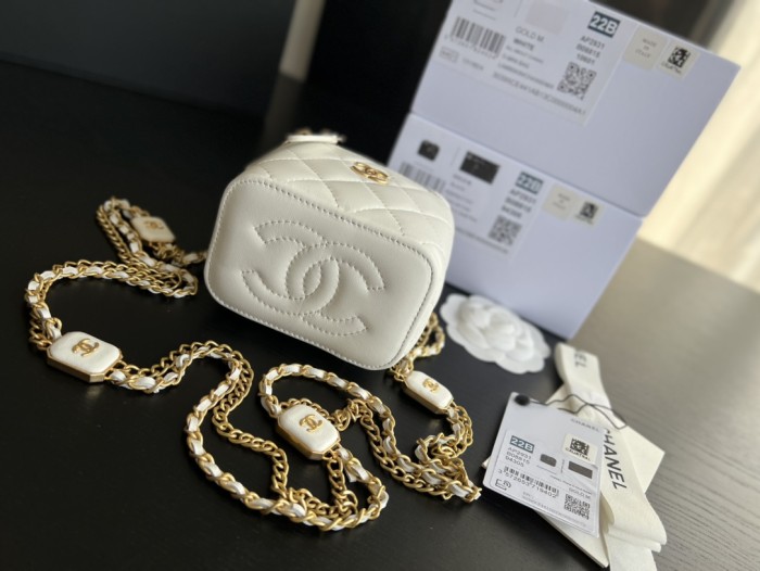 Handbag   Chanel  2931  size 8.5cmx11cmx7 cm