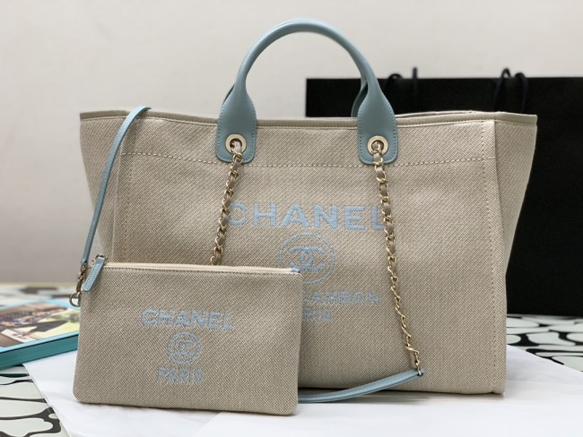 Handbag   Chanel  size 38 cm