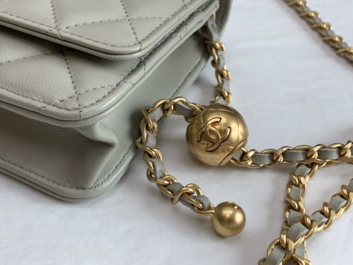 Handbag   Chanel  size 19  cm