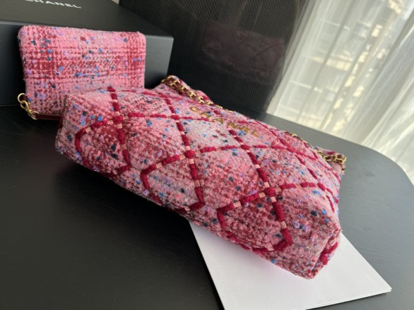 Handbag   Chanel  3261  size  39cmx42cmx8 cm