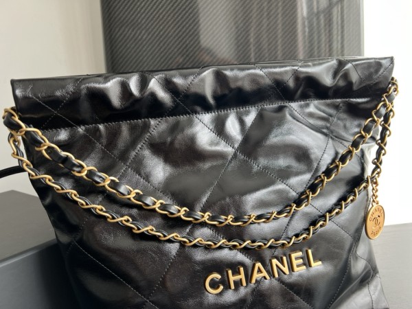 Handbag   Chanel  size 35cmx37cmx7 cm