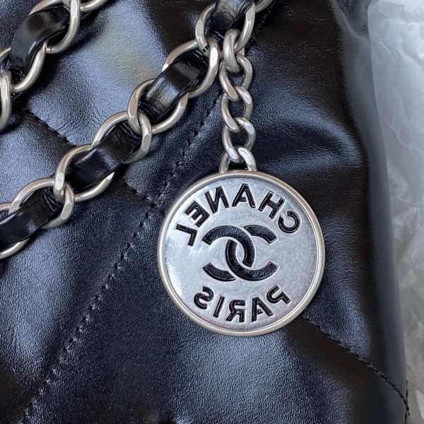 Handbag   Chanel AS3263  size  18X20X6.5 cm