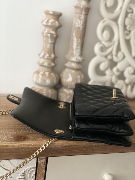 Handbag   Chanel  AS3609  size  16x25x10 cm