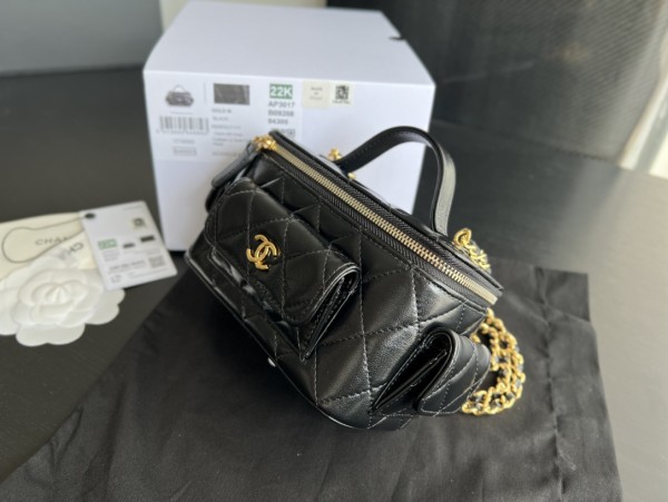 Handbag   Chanel  AP3017  size  17cm10cmx8 cm