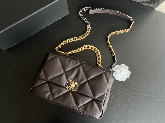 Handbag   Chanel  1160  size  26cmx16cmx9 cm