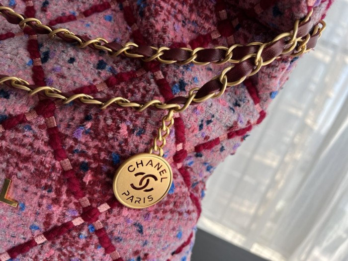 Handbag   Chanel  3261  size  39cmx42cmx8 cm