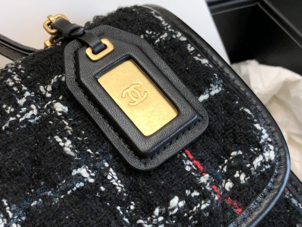 Handbag   Chanel   size  𝟷𝟽*𝟸𝟶.𝟻 *𝟼 𝚌𝚖