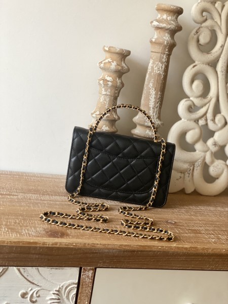 Handbag   Chanel 81229  size  19 cm