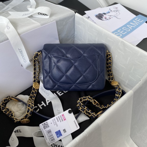 Handbag   Chanel  AS3368  size  13*17*6 cm