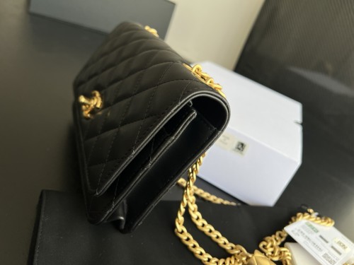 Handbag   Chanel  AP3043  size  19 cm  