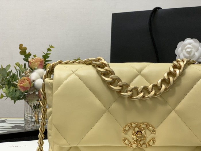 Handbag   Chanel  size 30  cm