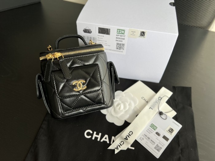 Handbag   Chanel  AP3016  size  11cmx11cmx11 cm
