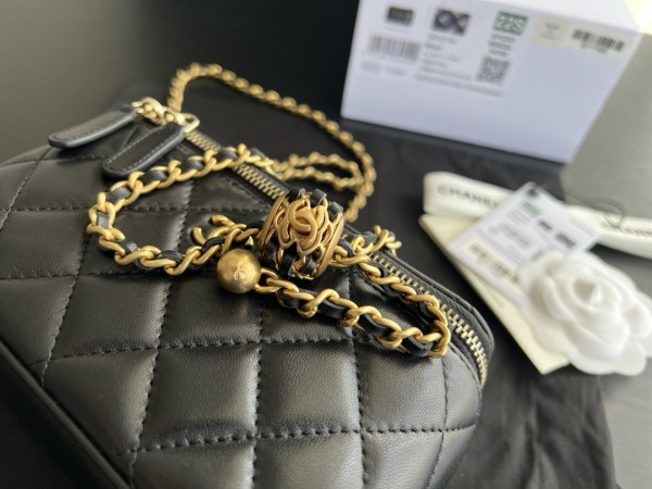 CHANEL Sheepskin Crossbody Bags Women's Black AP2303-B08034-94305 17*8*9.5 cm