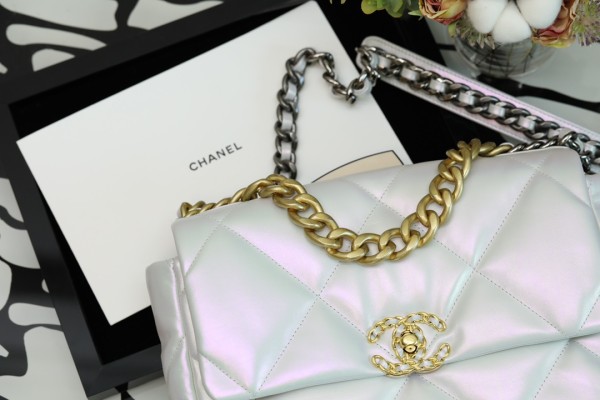 Handbag   Chanel  size 30 cm