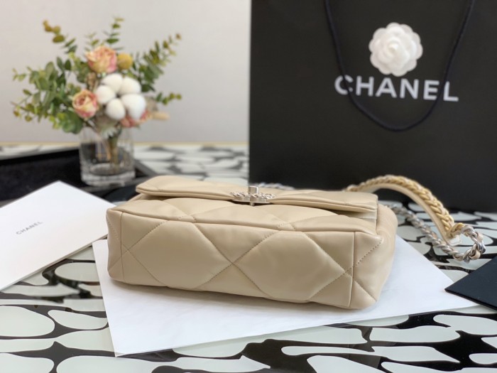 Handbag   Chanel  size 36 cm