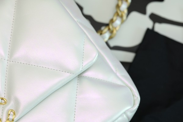 Handbag   Chanel  size 30 cm