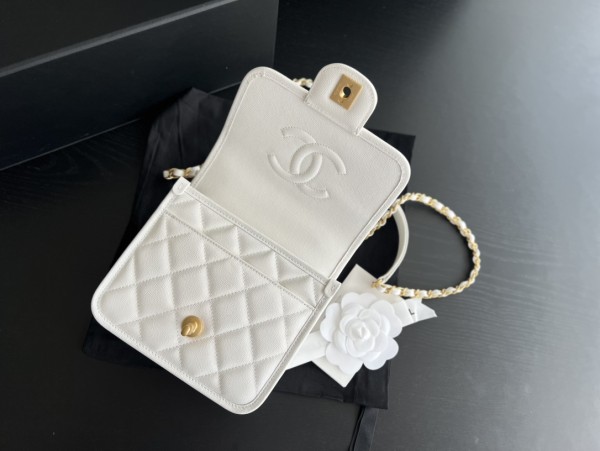 Handbag   Chanel  AS3652  size 17cmx20.5cmx6 cm