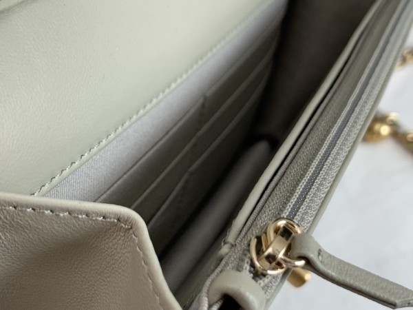 Handbag   Chanel  size 19  cm