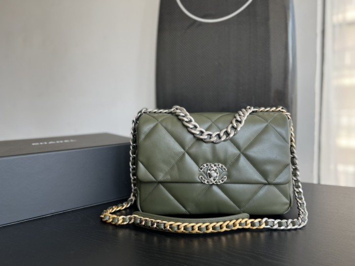 Handbag   Chanel 1160  size  26cmx16cmx9 cm
