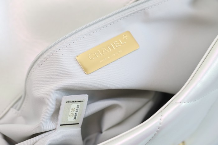 Handbag   Chanel  size 30 cm