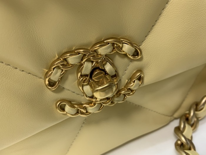 Handbag   Chanel  size 30  cm