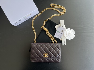 Handbag   Chanel  AP3043  size  19 cm