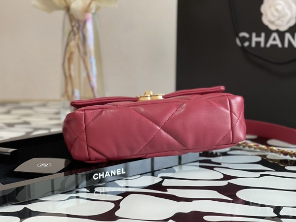 Handbag   Chanel  size 30 cm