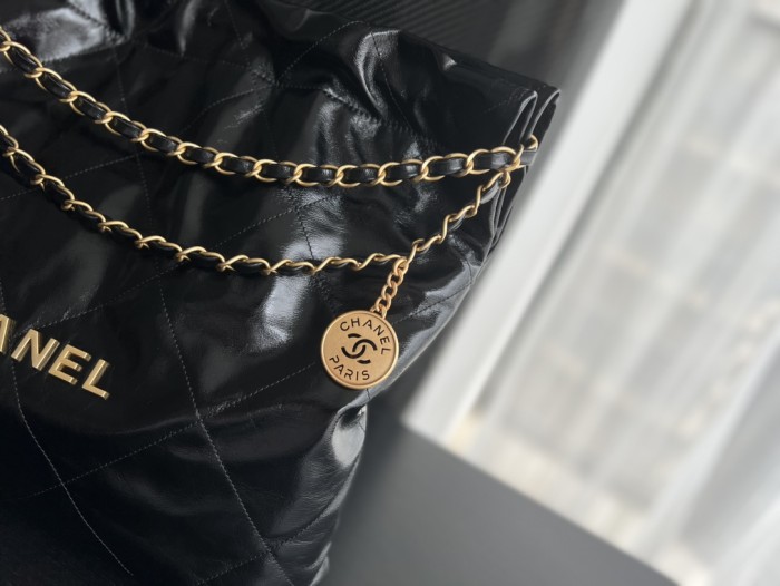 Handbag   Chanel   size  39cmx42cmx8 cm