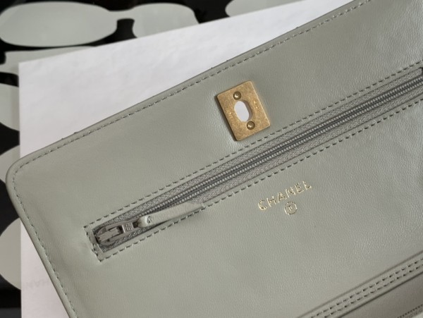 Handbag   Chanel  size 19  cm