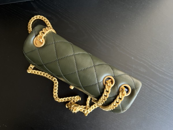 Handbag   Chanel  3393  size  16cmx25cm10 cm