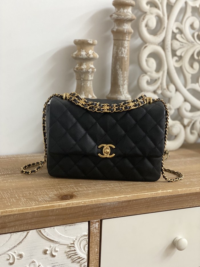 Handbag   Chanel 3663  size 16*23*11.5 cm